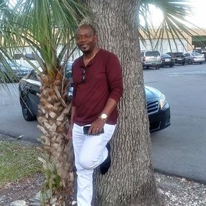 Meet your Posher, Dennis